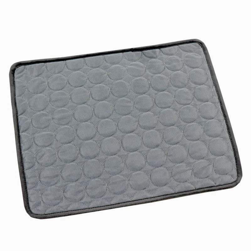 Self-Cooling Dog Mat – Lightweight, Washable & Summer-Ready